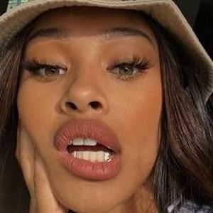 Meet your Posher, Jenna